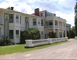 Hillside Inn Exterior